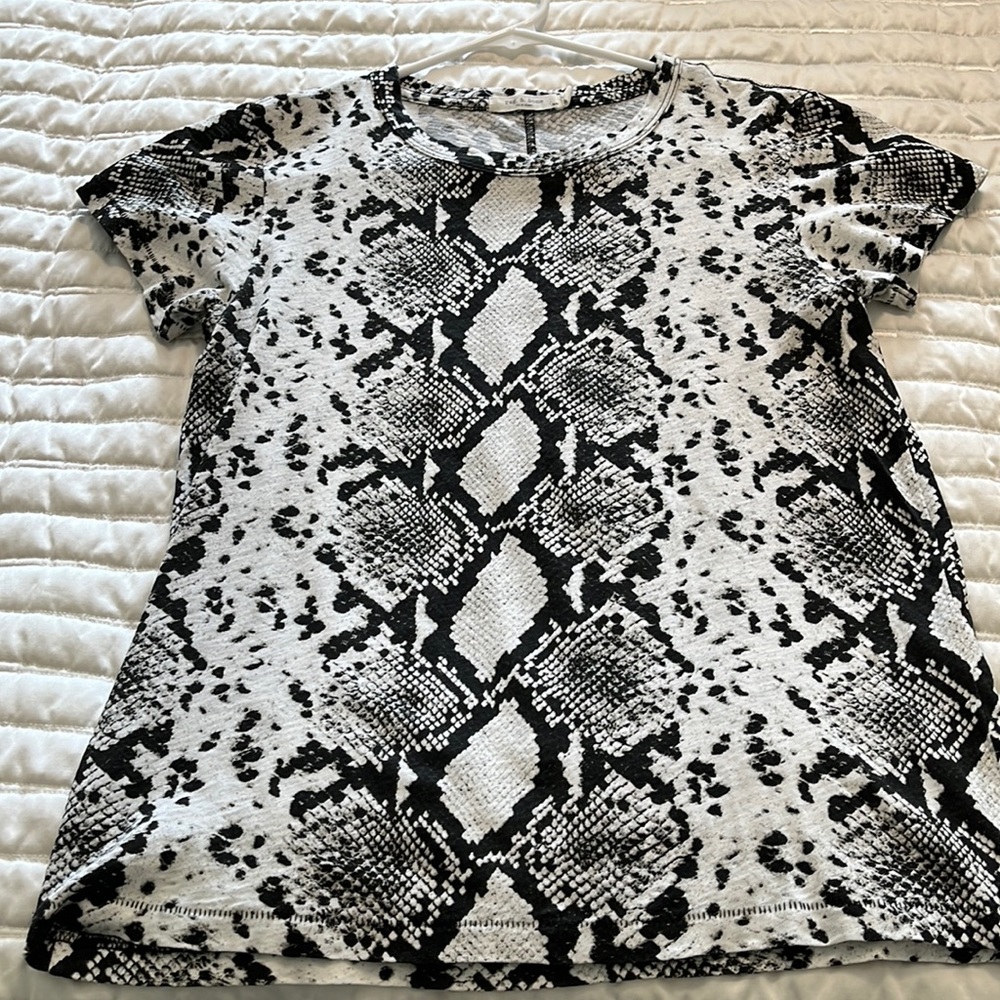 Rag & Bone womens tshirt.